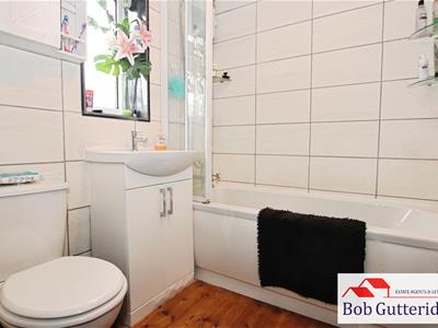 FIRST FLOOR BATHROOM